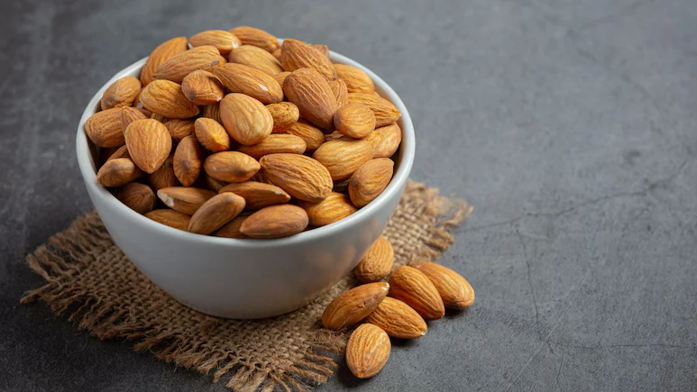 Why You Must Add Handful Of Almonds In Your Daily Winter Diet